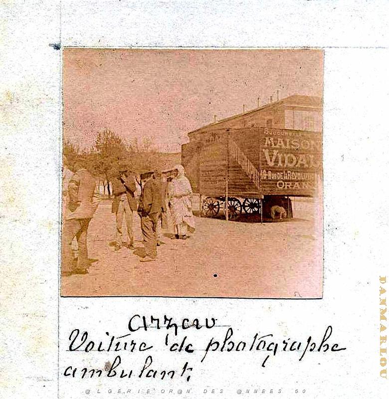 PHOTOGRAPHE AMBULANT.jpg